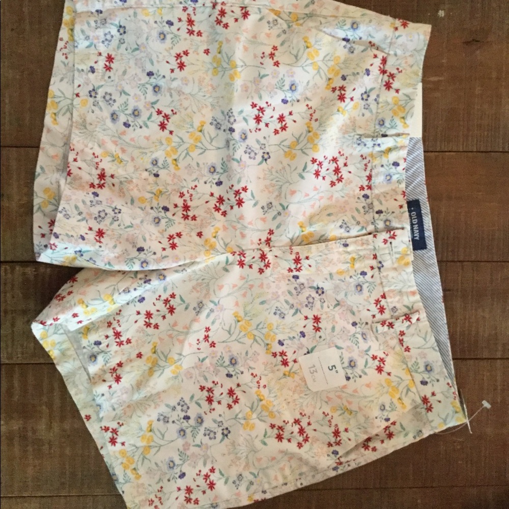 Old navy spring flower shorts